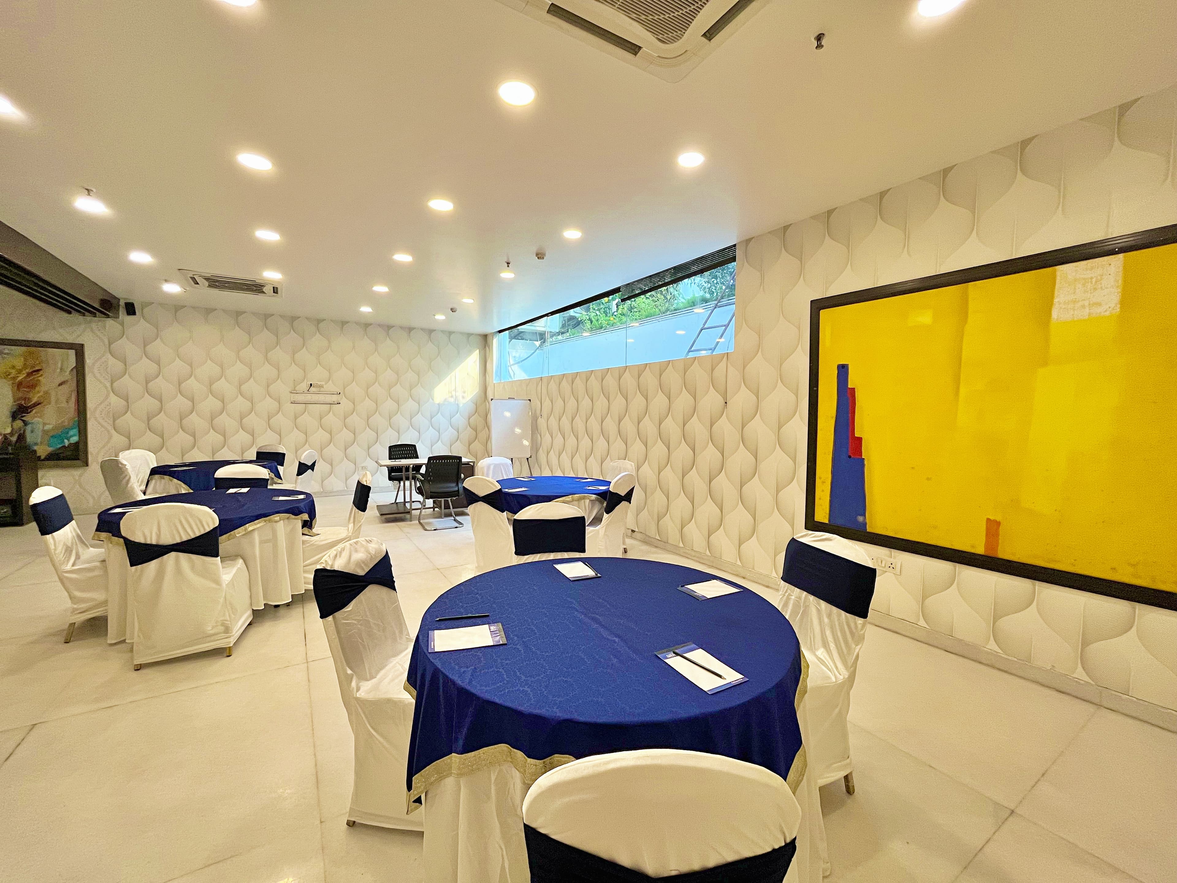 Amber Inn by Orion Hotels - Image 1