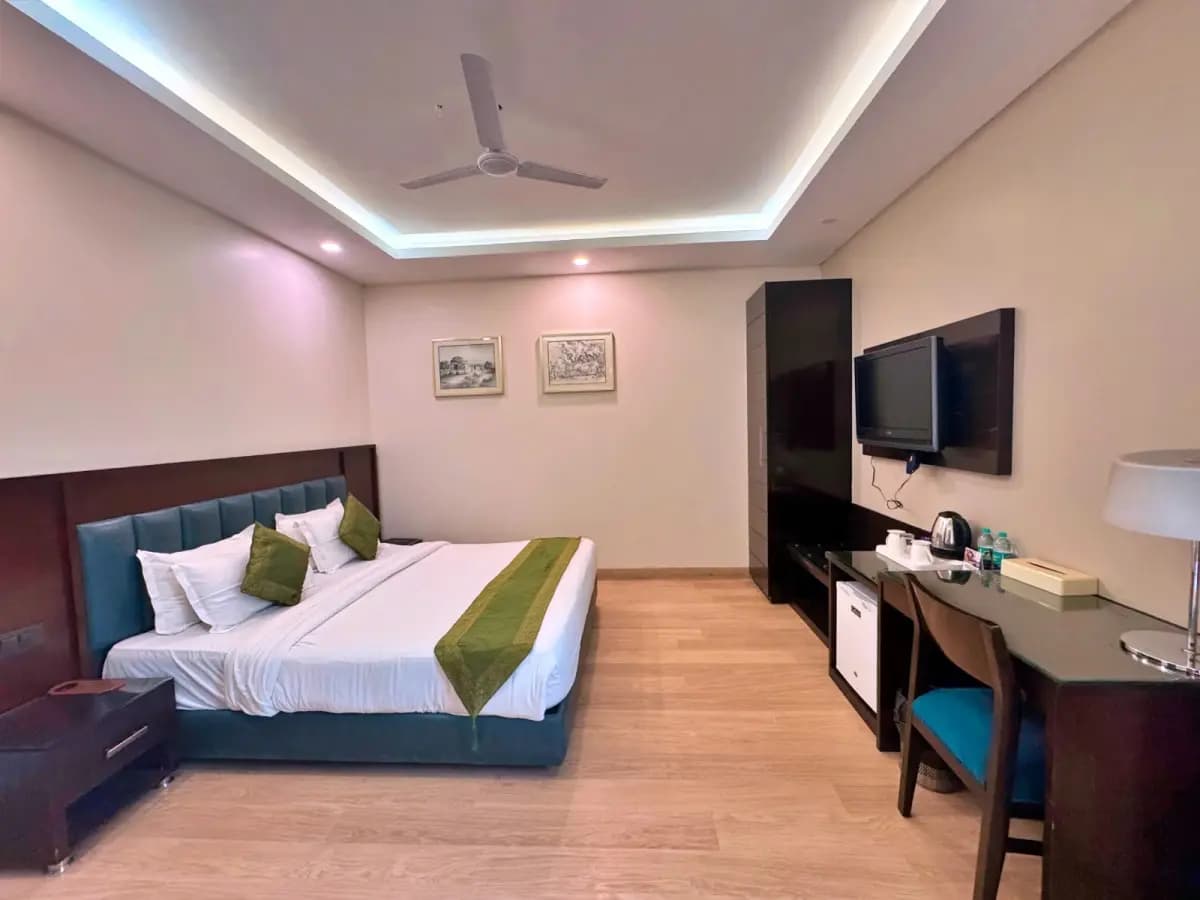 Best Hotel Near Okhla Business Hub