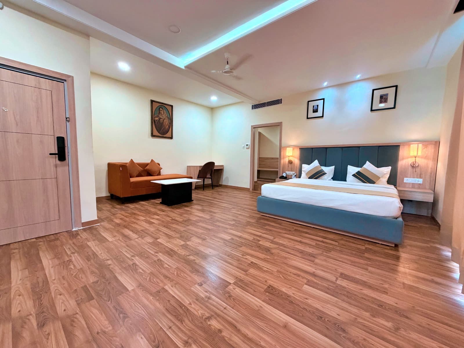 asar Capoors Hotel - 2