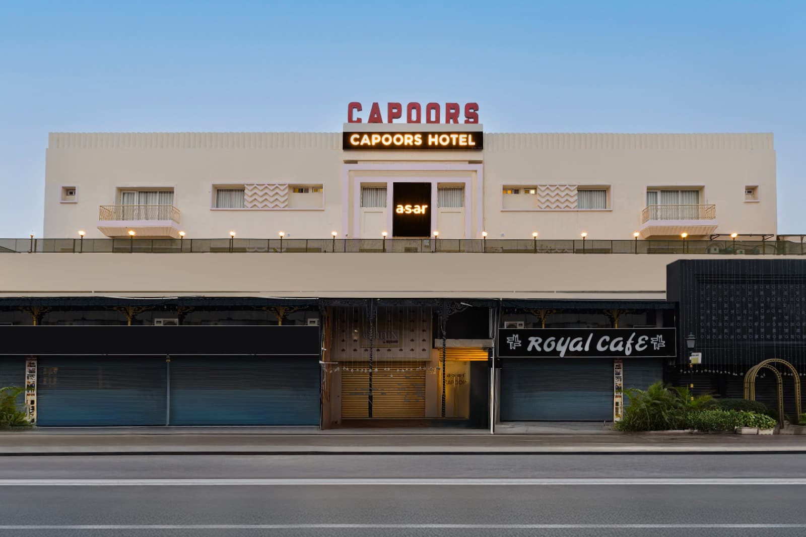 asar Capoors Hotel - Image 1